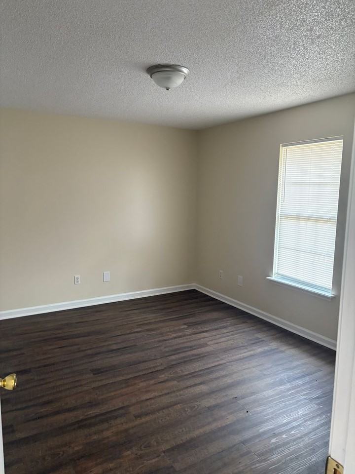 116 Dru Ct - Photo 2 of 12