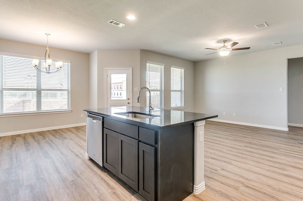 5512 Mclanahan Ln - Photo 4 of 10