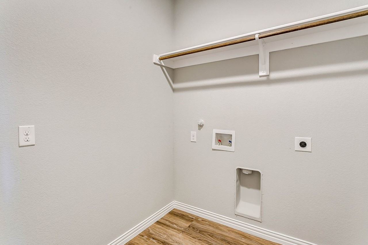 5512 Mclanahan Ln - Photo 5 of 10