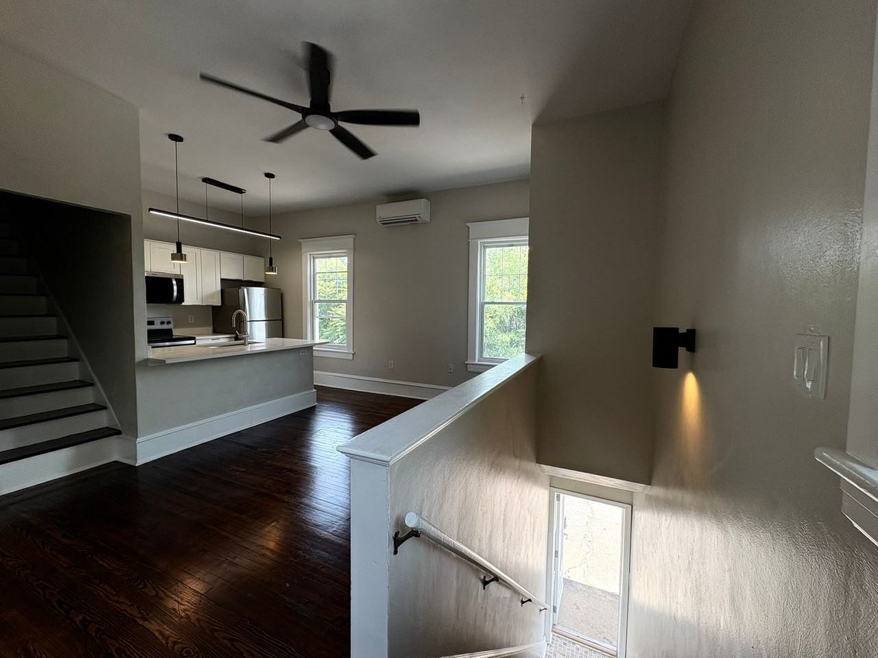 The Everly - Photo 5 of 50