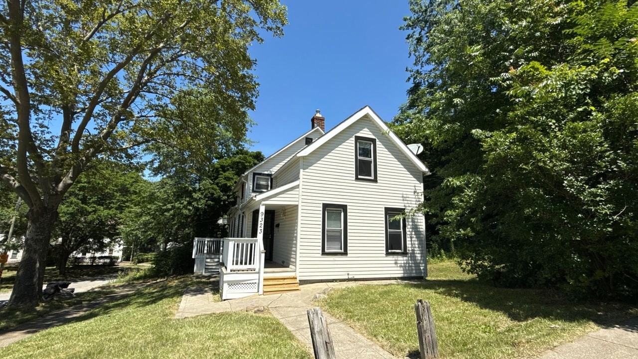 9323 Sophia Ave - Photo 2 of 15