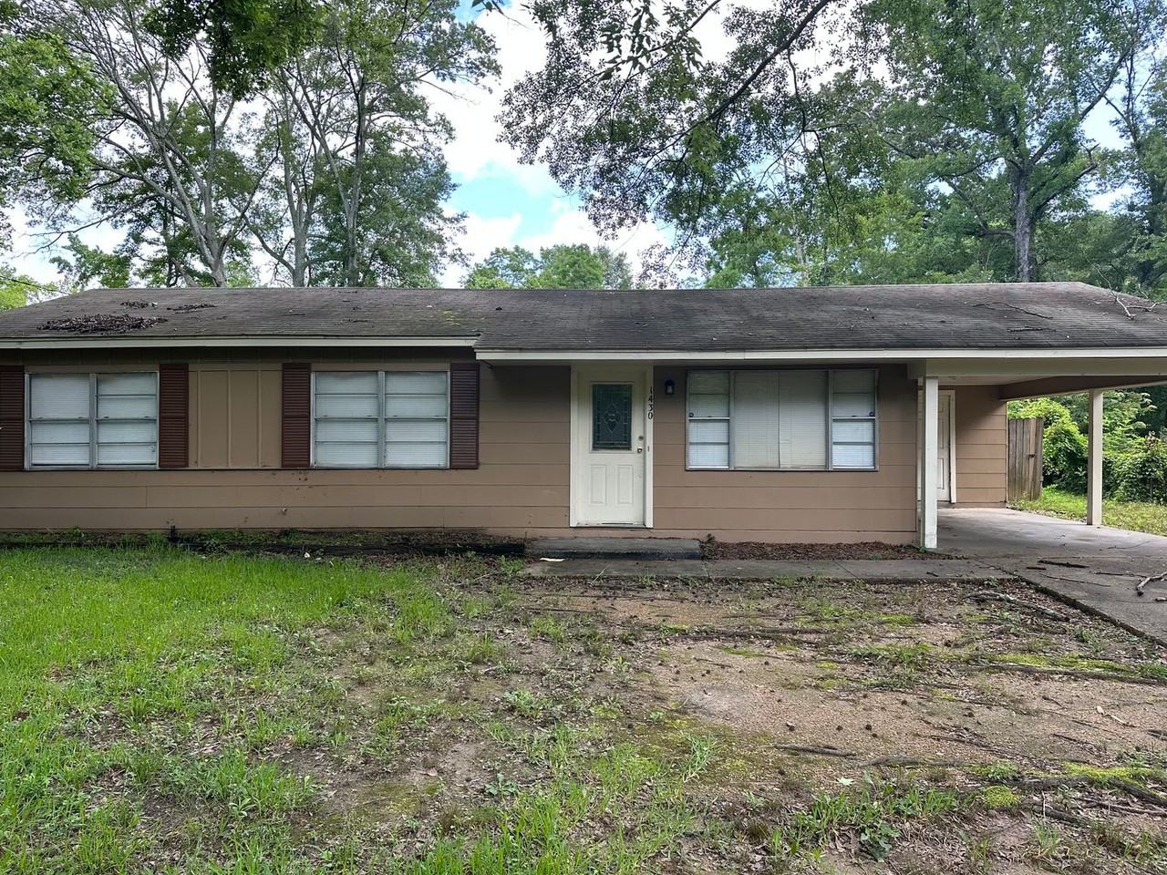 1430 Dianne Dr
