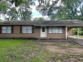 featured image of 1430 Dianne Dr