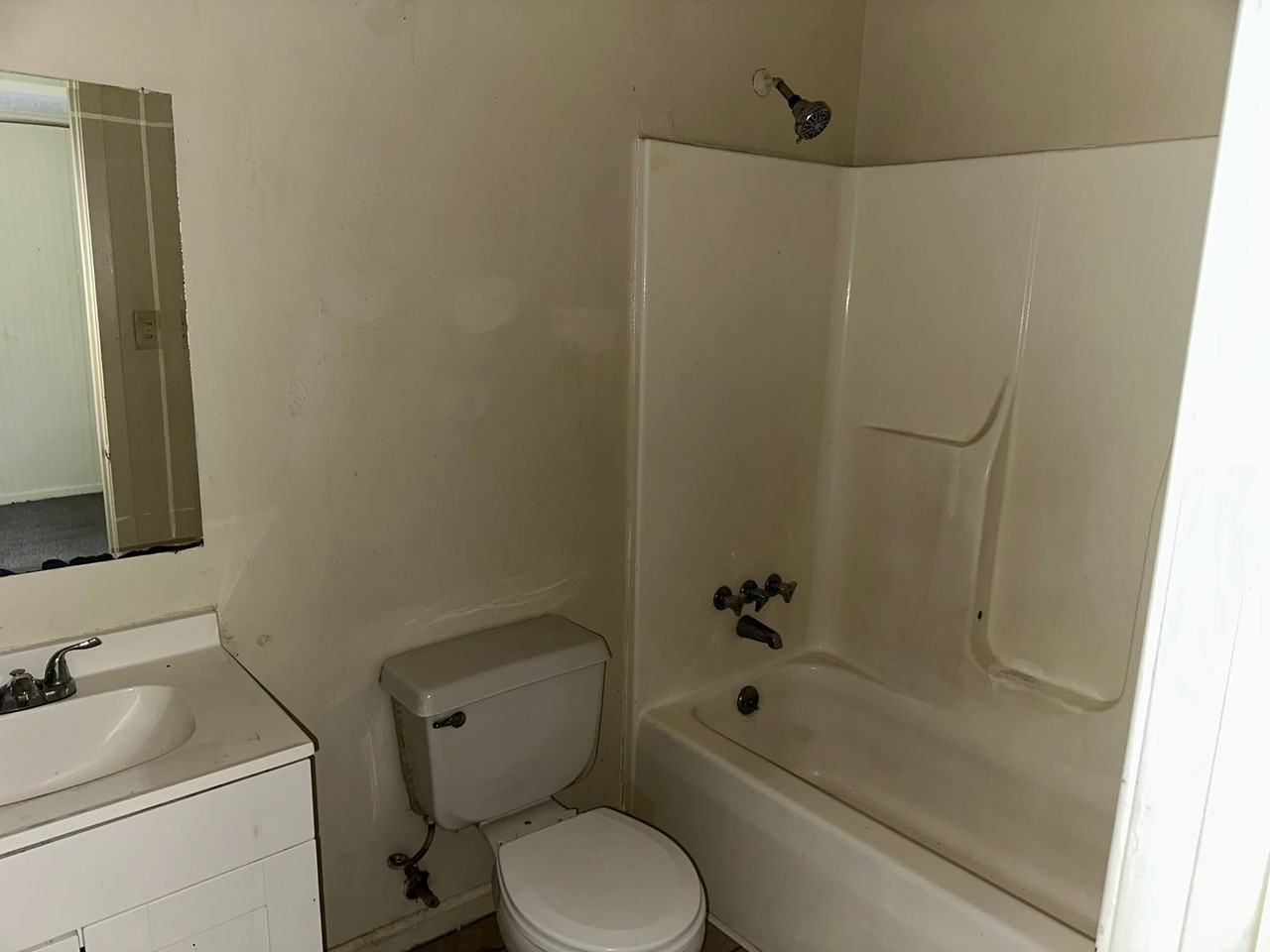 1430 Dianne Dr - Photo 3 of 11