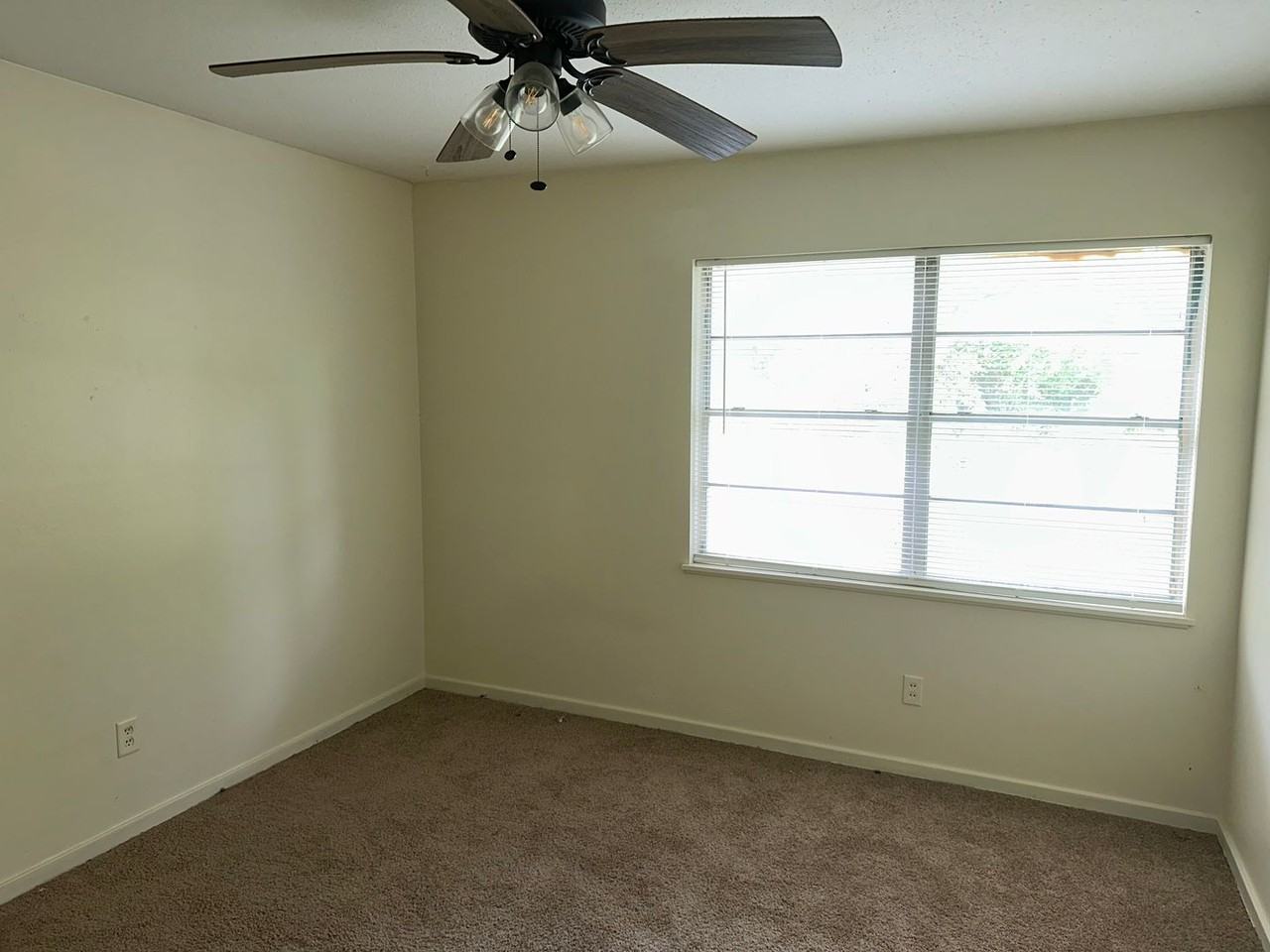 1430 Dianne Dr - Photo 4 of 11