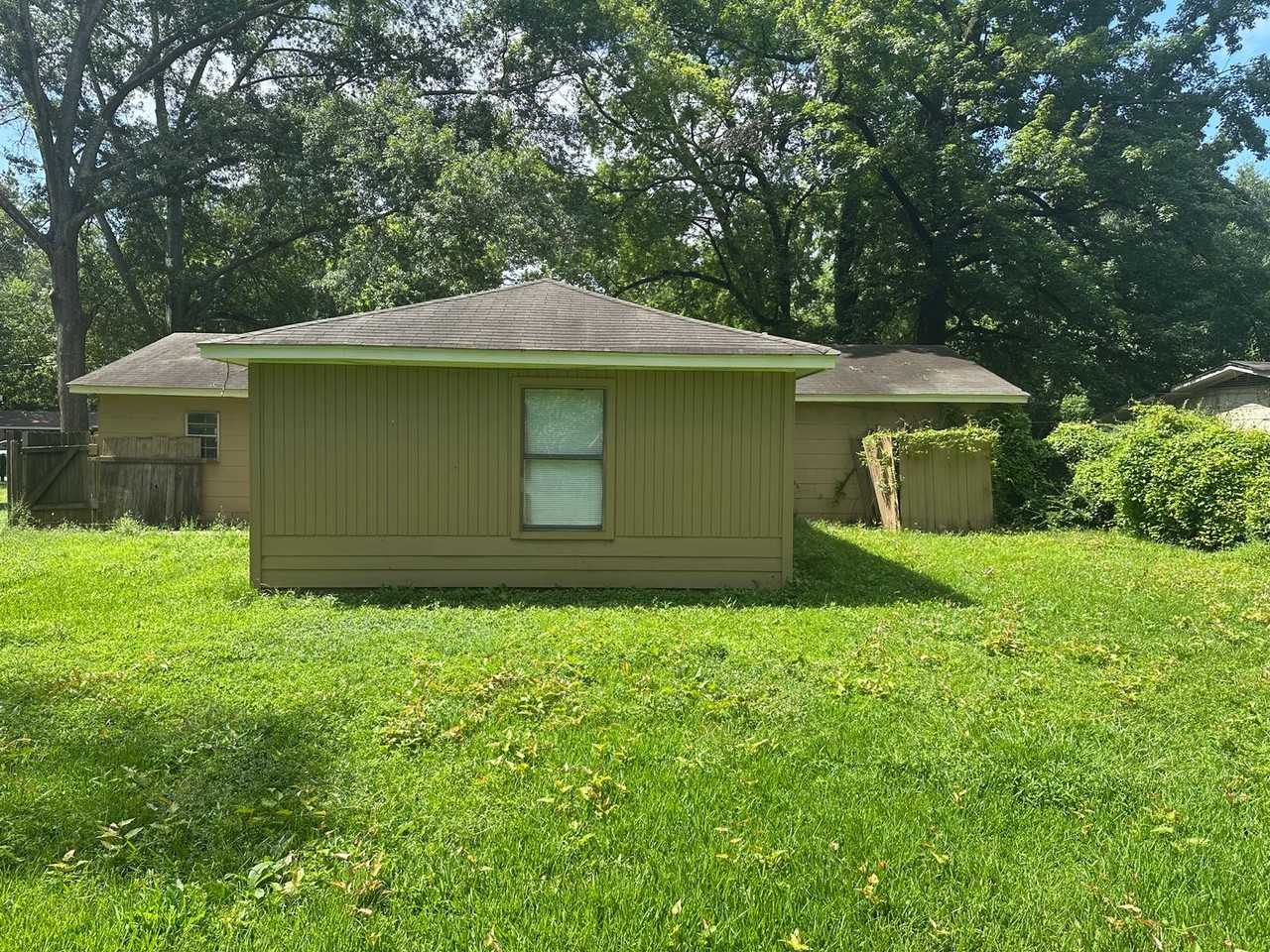 1430 Dianne Dr - Photo 5 of 11