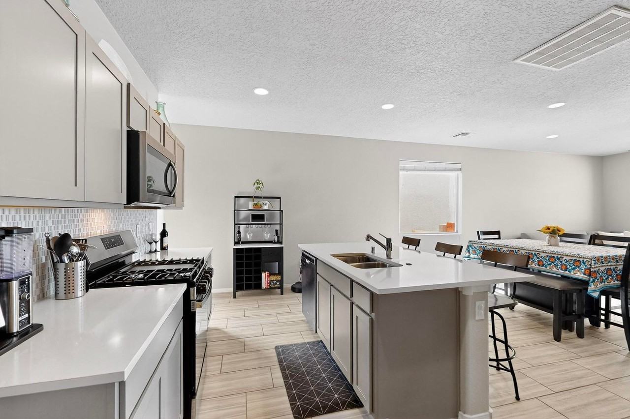 4823 Blackburn Rd Ne - Photo 6 of 37