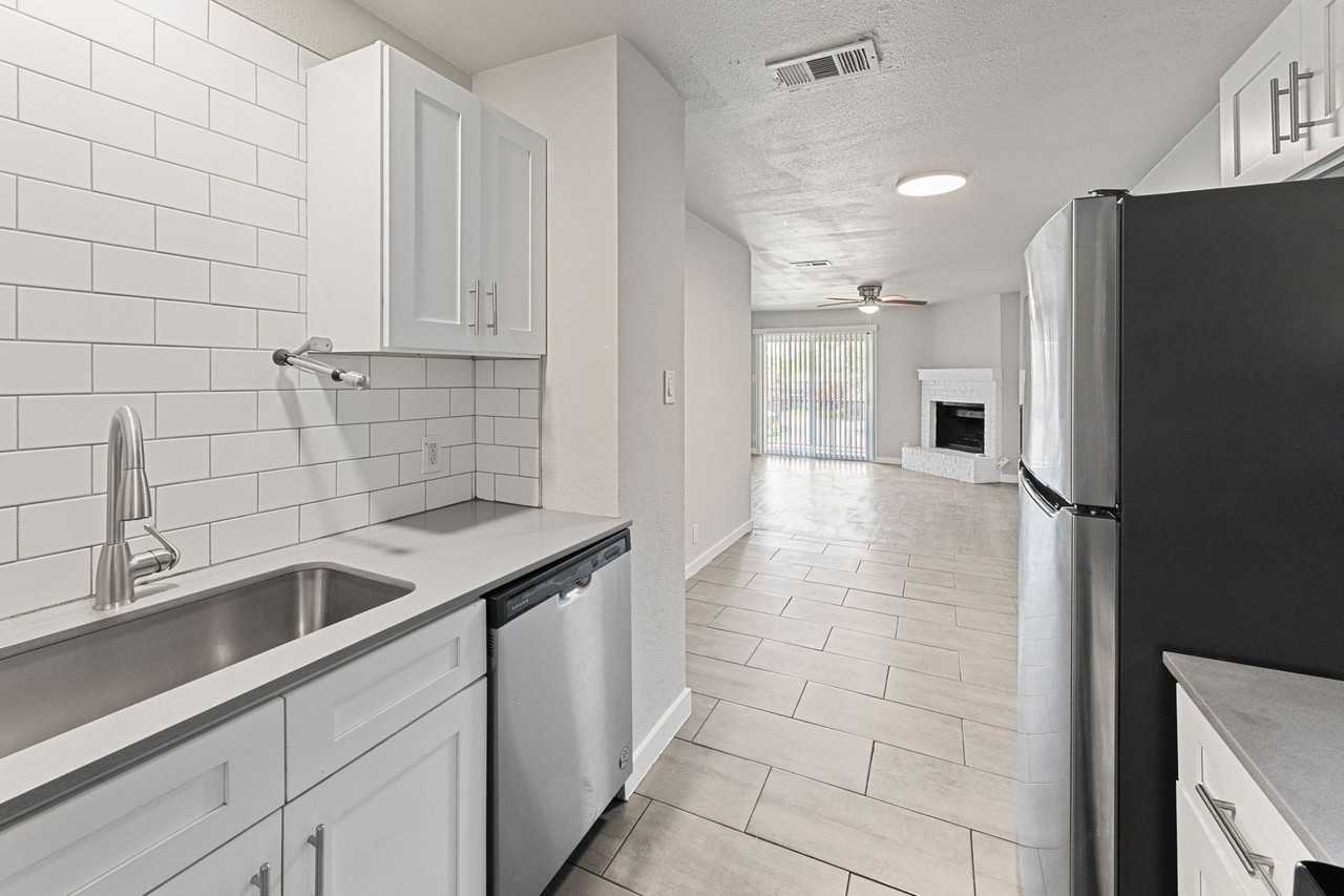 The Canopy at South Congress - Photo 5 of 39