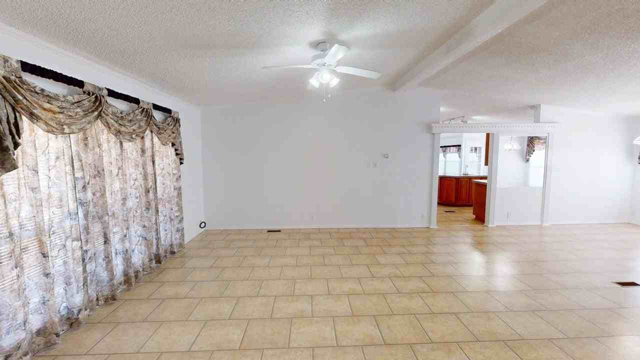 615 E Pear St - Photo 3 of 38