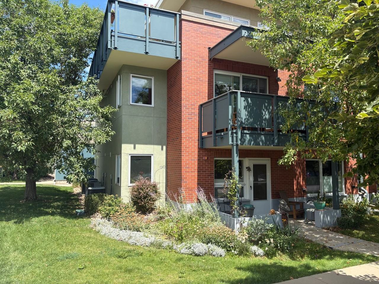 4730 Holiday Dr #201 - Photo 2 of 35