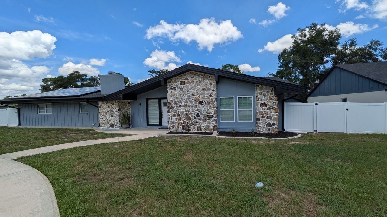 303 E Pomelo St - Photo 2 of 39