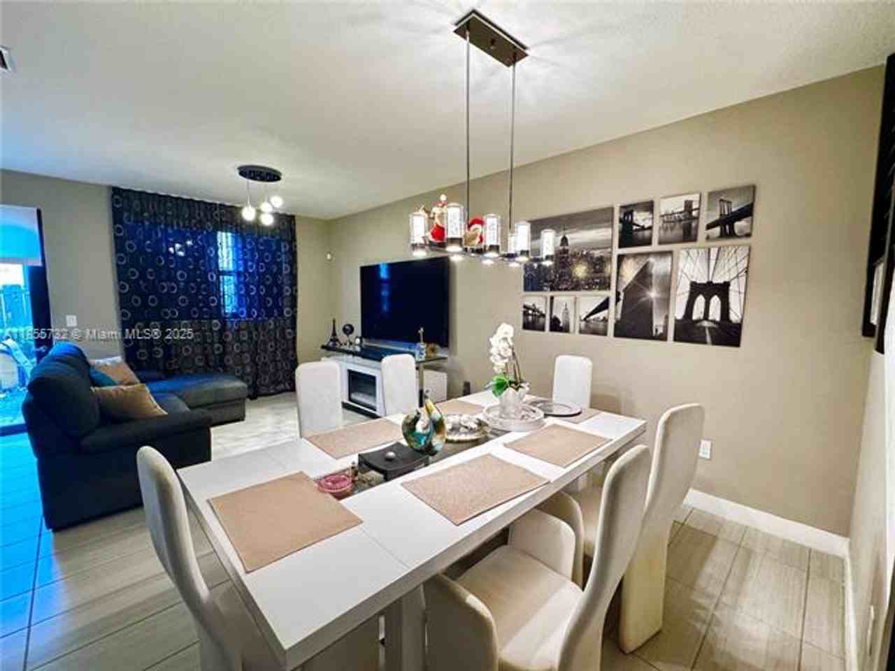 7924 7924 NW 105th Ave  TH 7924 #0 - Photo 4 of 31