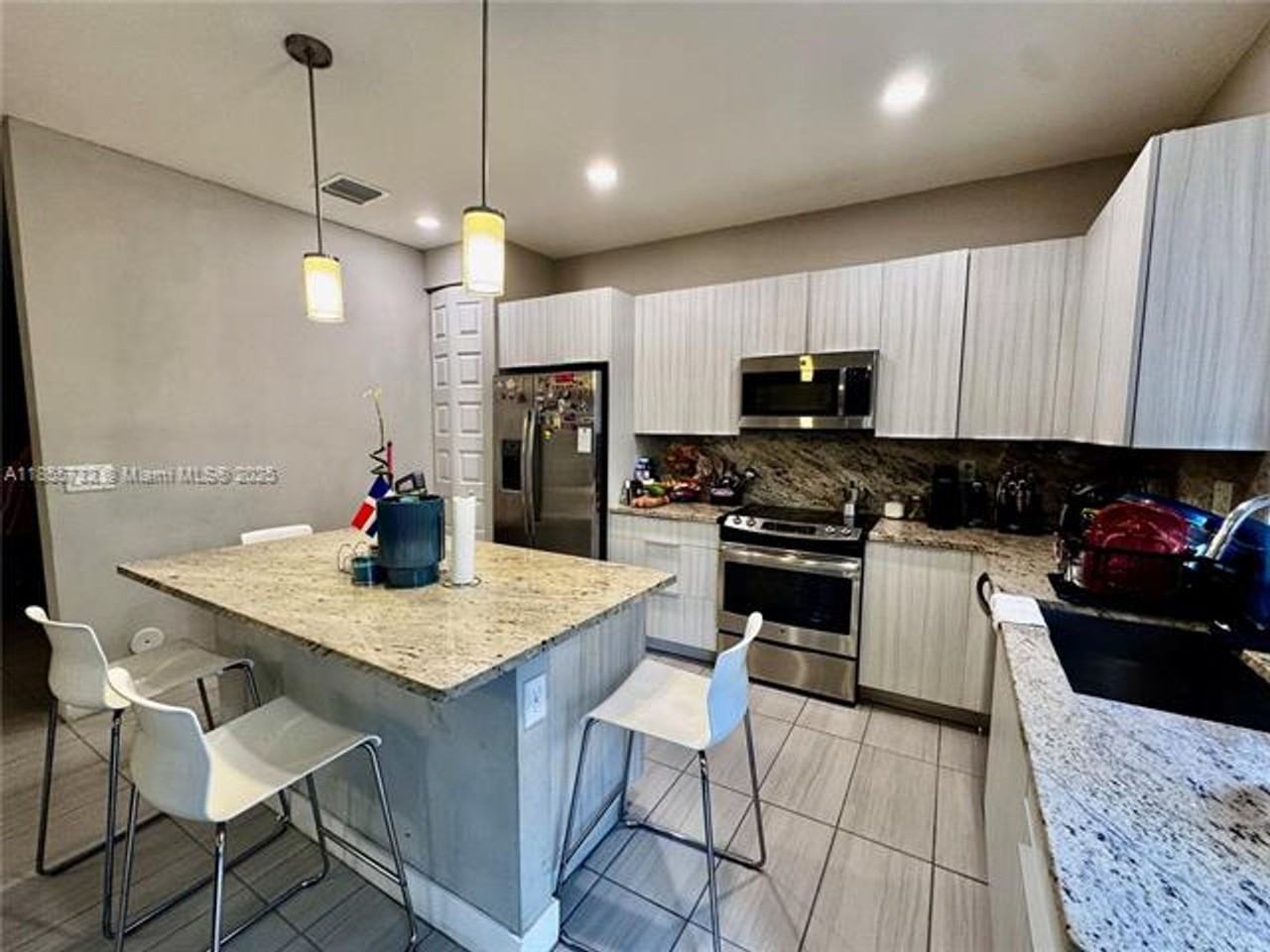 7924 7924 NW 105th Ave  TH 7924 #0 - Photo 6 of 31