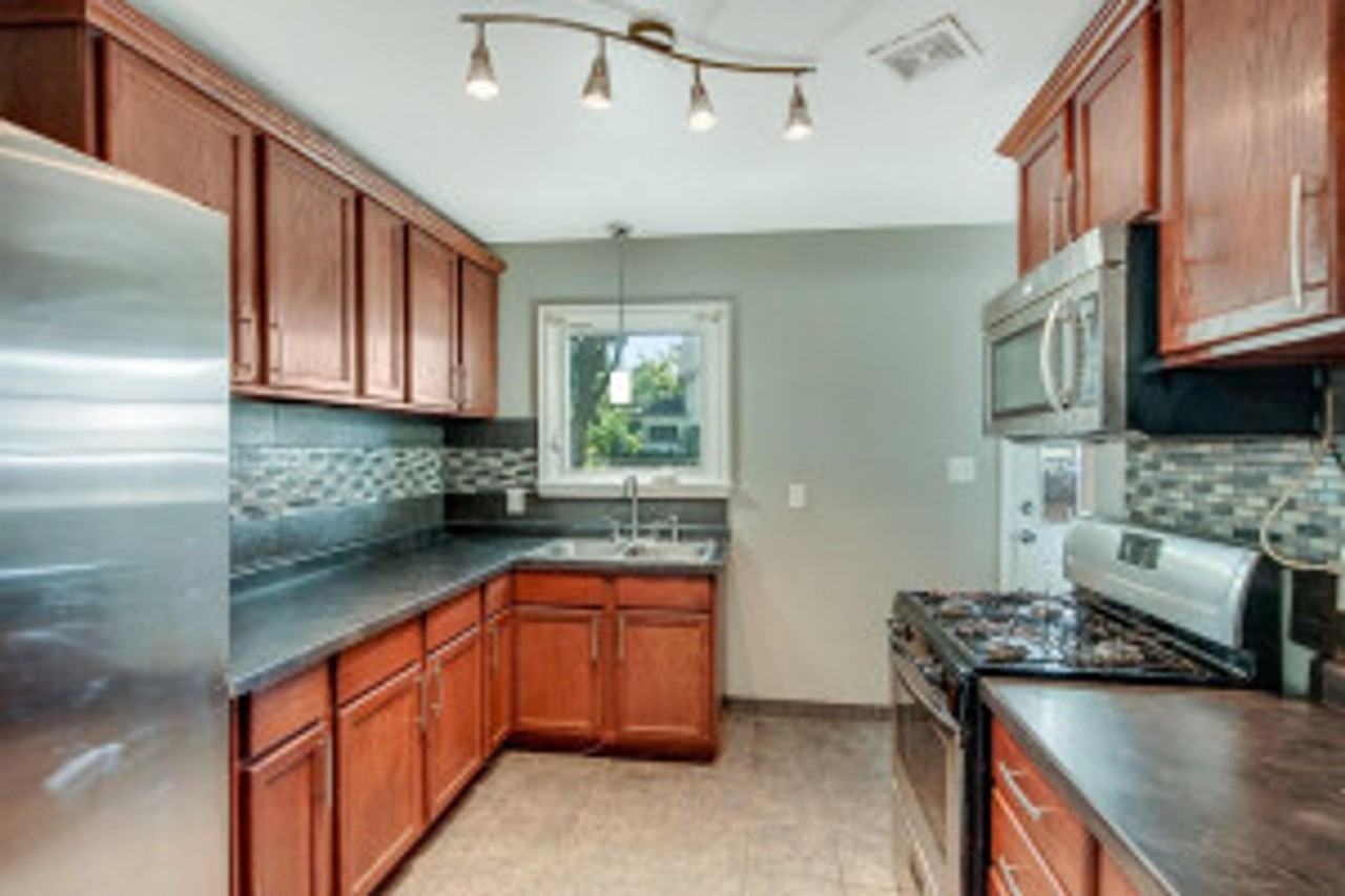 996 Fremont Ave - Photo 7 of 20