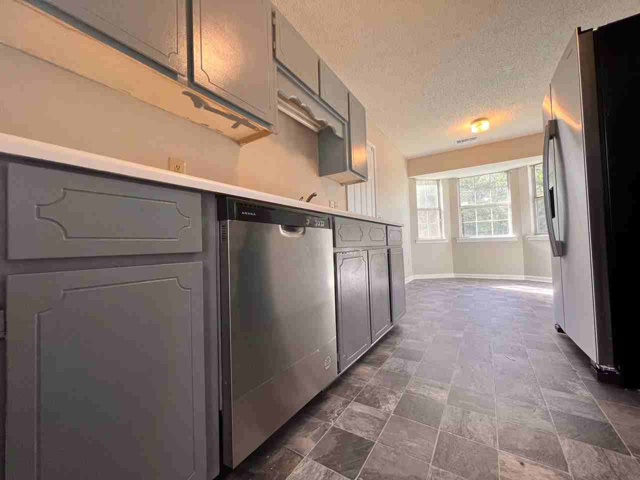 276 W Kenny Dr - Photo 5 of 18