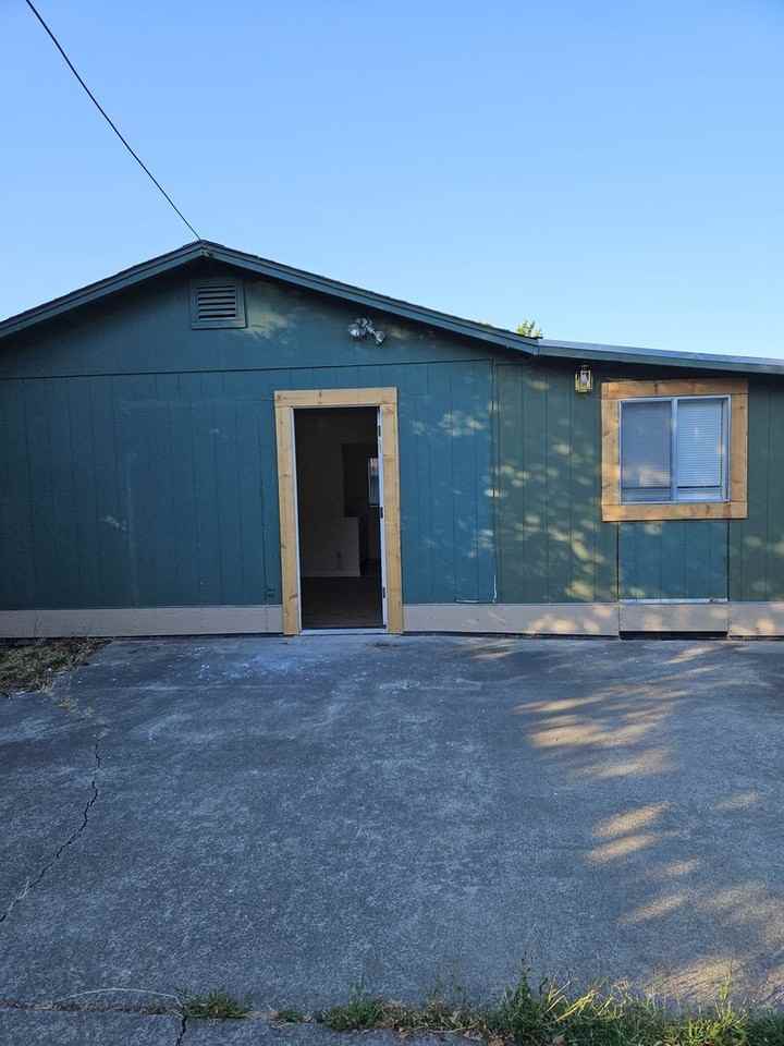 311 Southeast Riverside Avenue #B