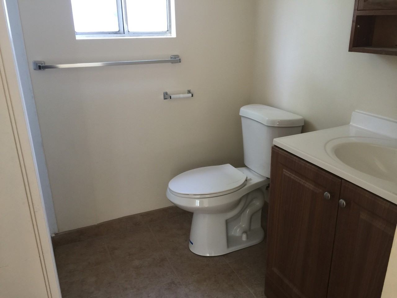 311 Southeast Riverside Avenue #B - Photo 7 of 7