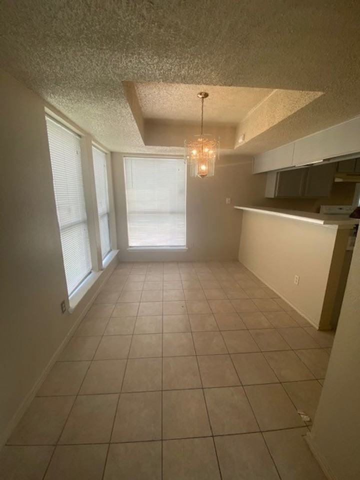 2928 Stonycroft Dr - Photo 3 of 15