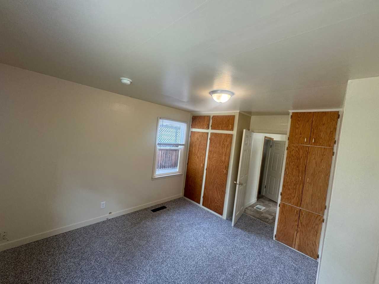 804 S 12th Ave - Photo 2 of 9