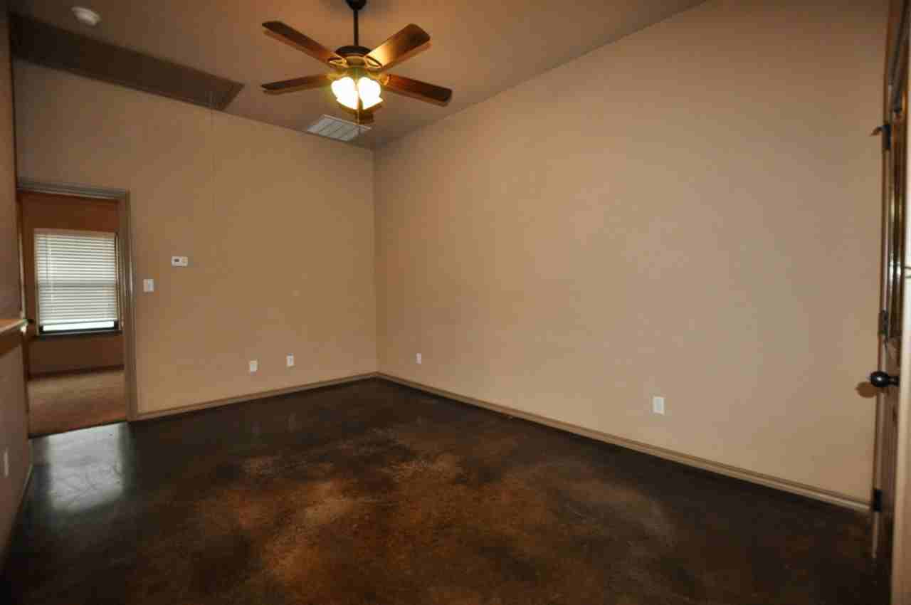 663 W Tarleton St - Photo 3 of 14