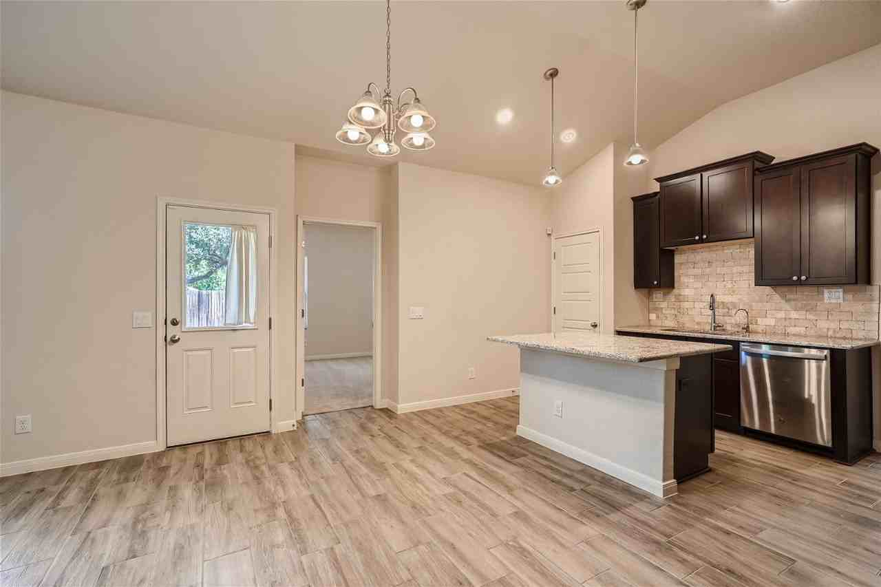 7727 Sunrise Cay - Photo 3 of 10