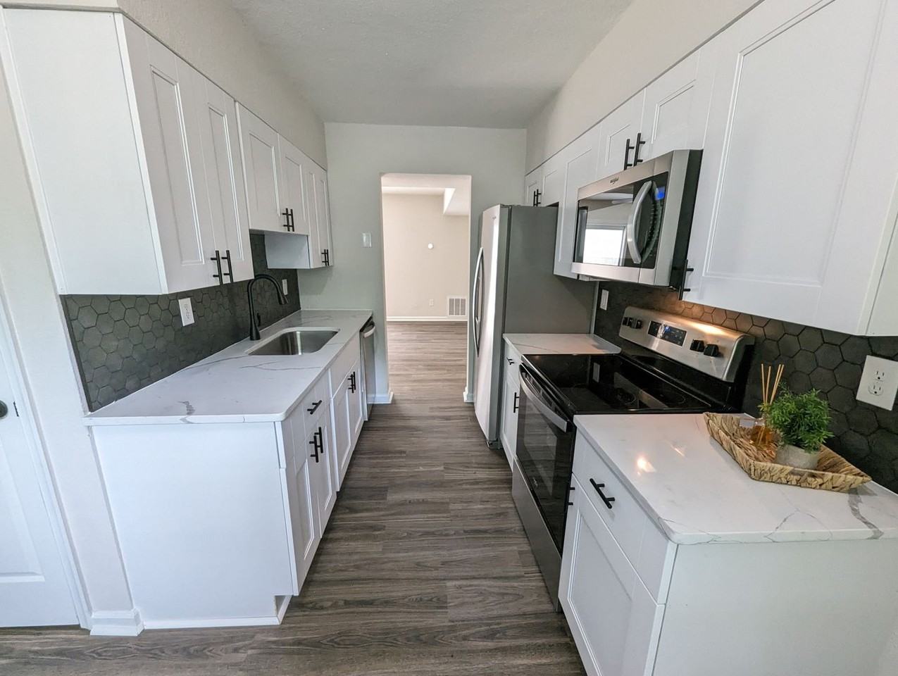 1879 Ferrell Dr - Photo 4 of 15