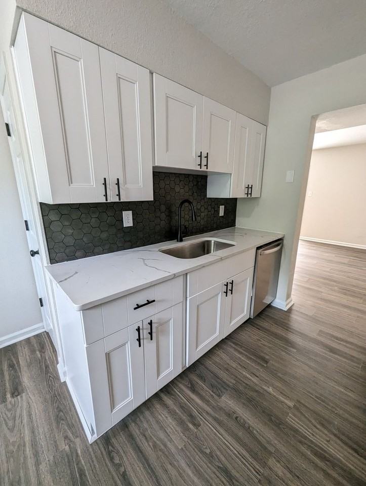 1879 Ferrell Dr - Photo 5 of 15