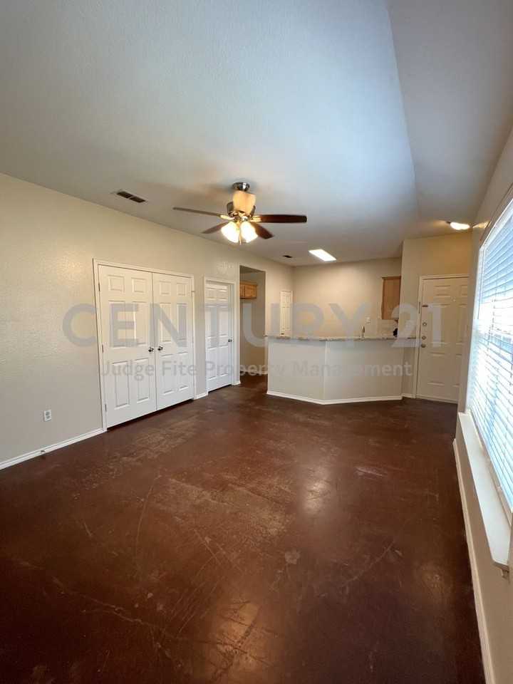 117 Sunburst Ct - Photo 2 of 11