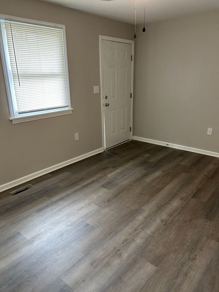 1413 Ne 21st St - Photo 2 of 15