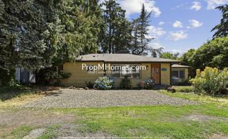 5610 Se Steele St - Photo 1 of 1