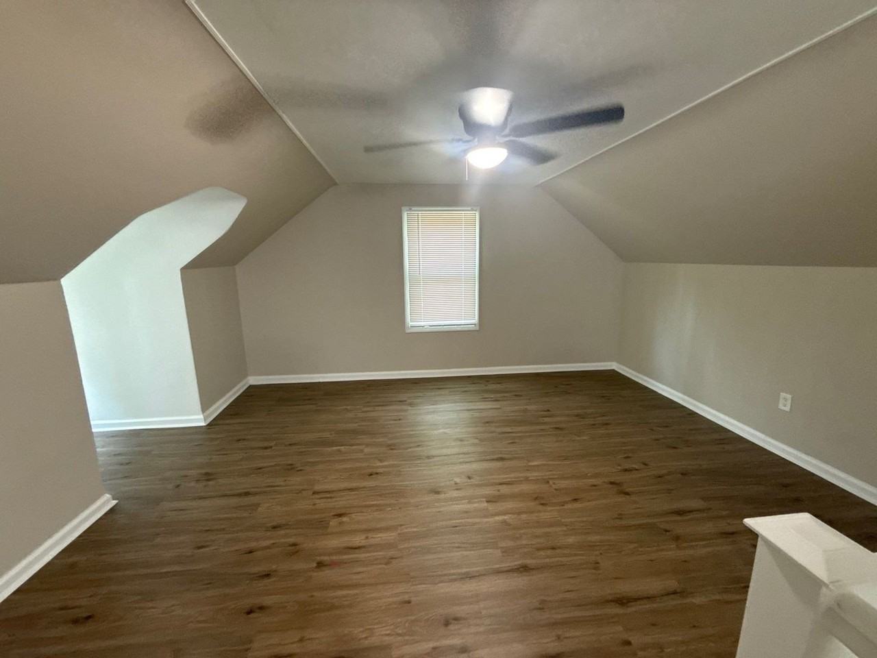 11406 Stockwell St - Photo 7 of 8