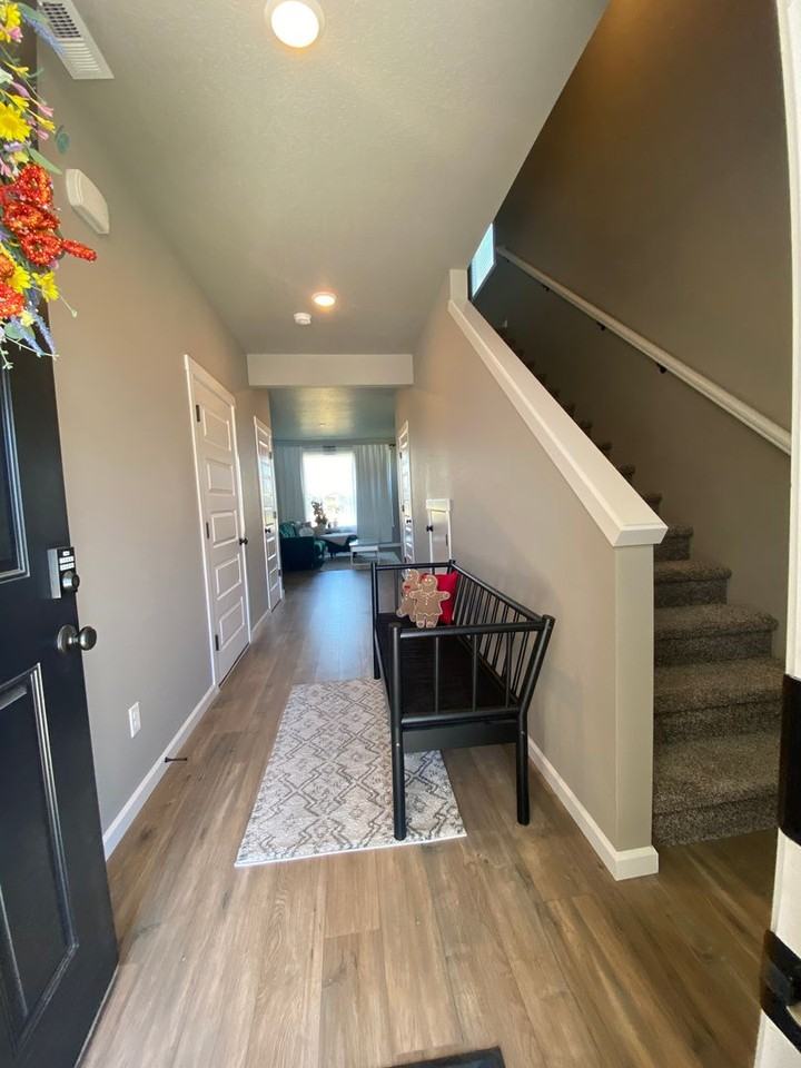 8920 W Caelen Ave - Photo 5 of 20