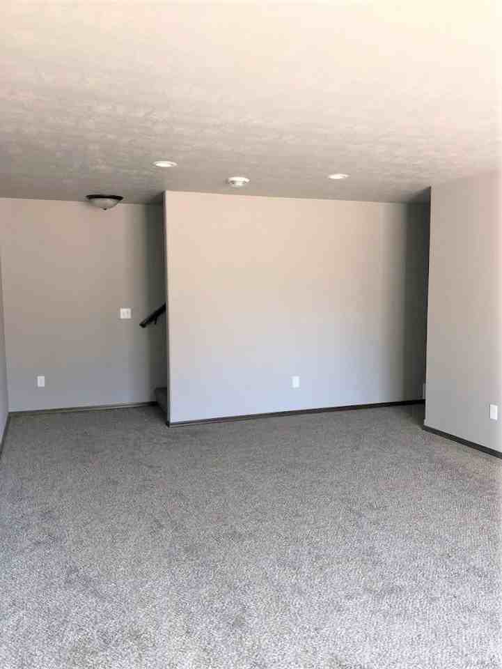 1203 N Archer Ave - Photo 5 of 35