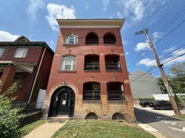 featured image of 200 Gross St