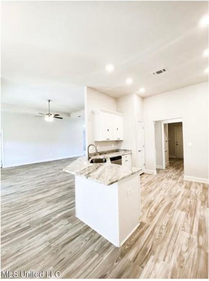 15349 Lakeview Ct - Photo 6 of 22