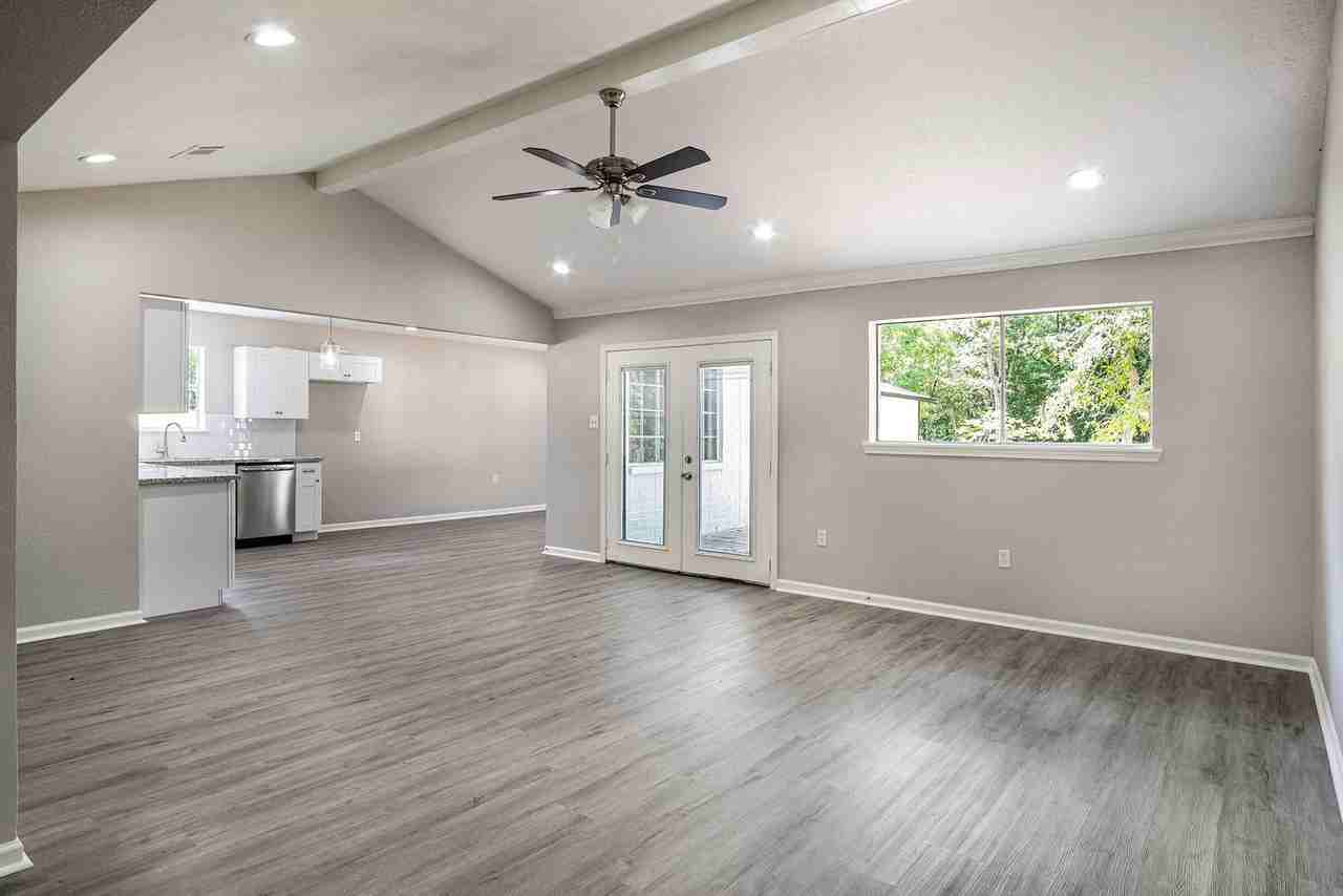 1702 Athens Dr - Photo 6 of 18