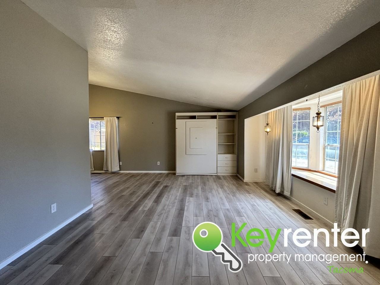 611 Rice Ct - Photo 3 of 31