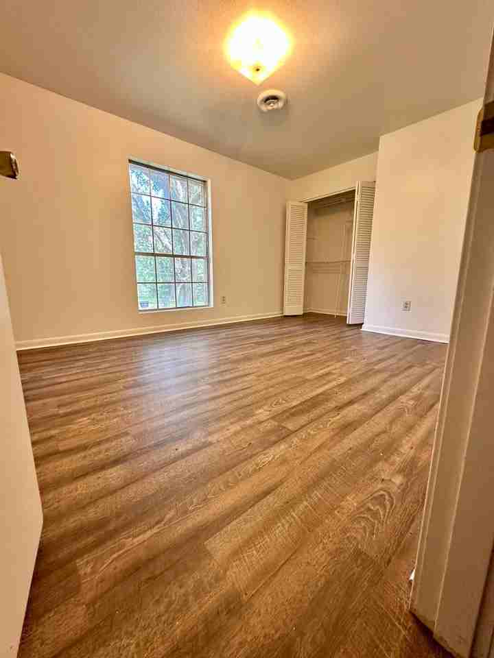 1519 Roswell Dr - Photo 6 of 8