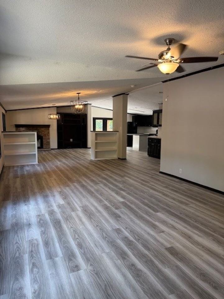 243 Crestview Dr - Photo 7 of 50