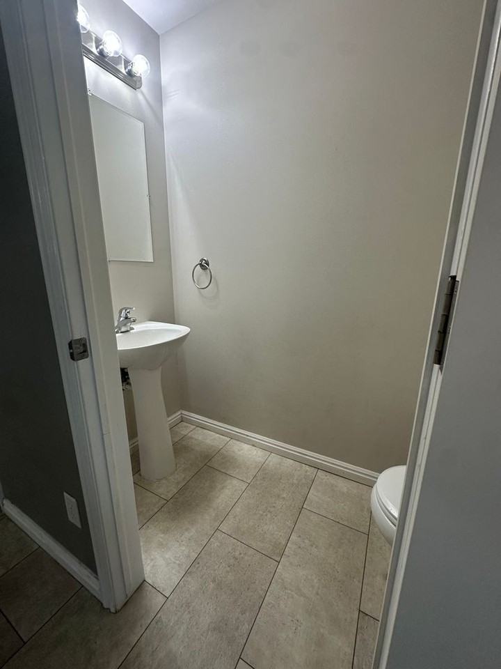 599 Trejo St - Photo 4 of 20