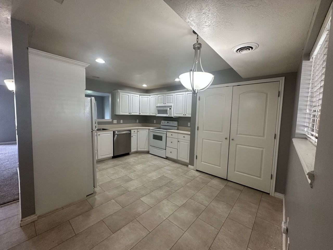599 Trejo St - Photo 6 of 20