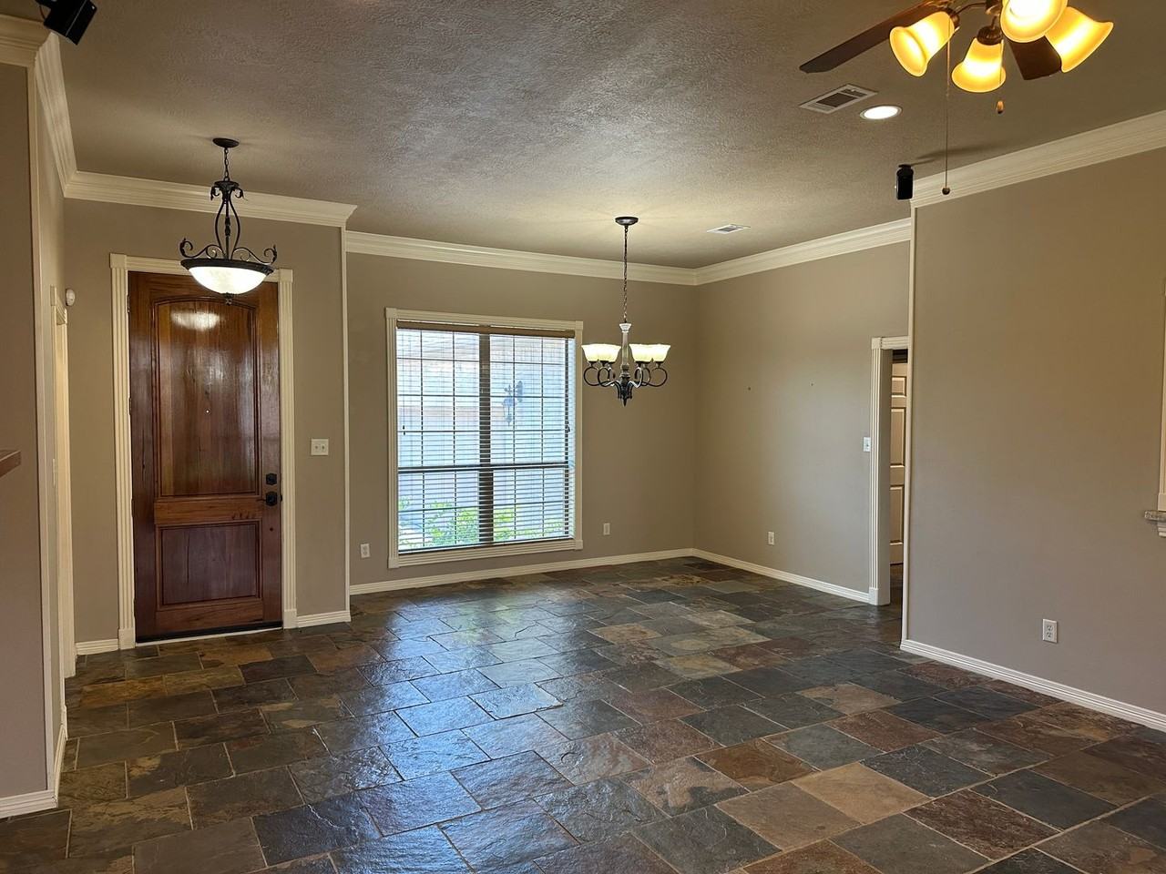 4413 Hearst Ct - Photo 6 of 39