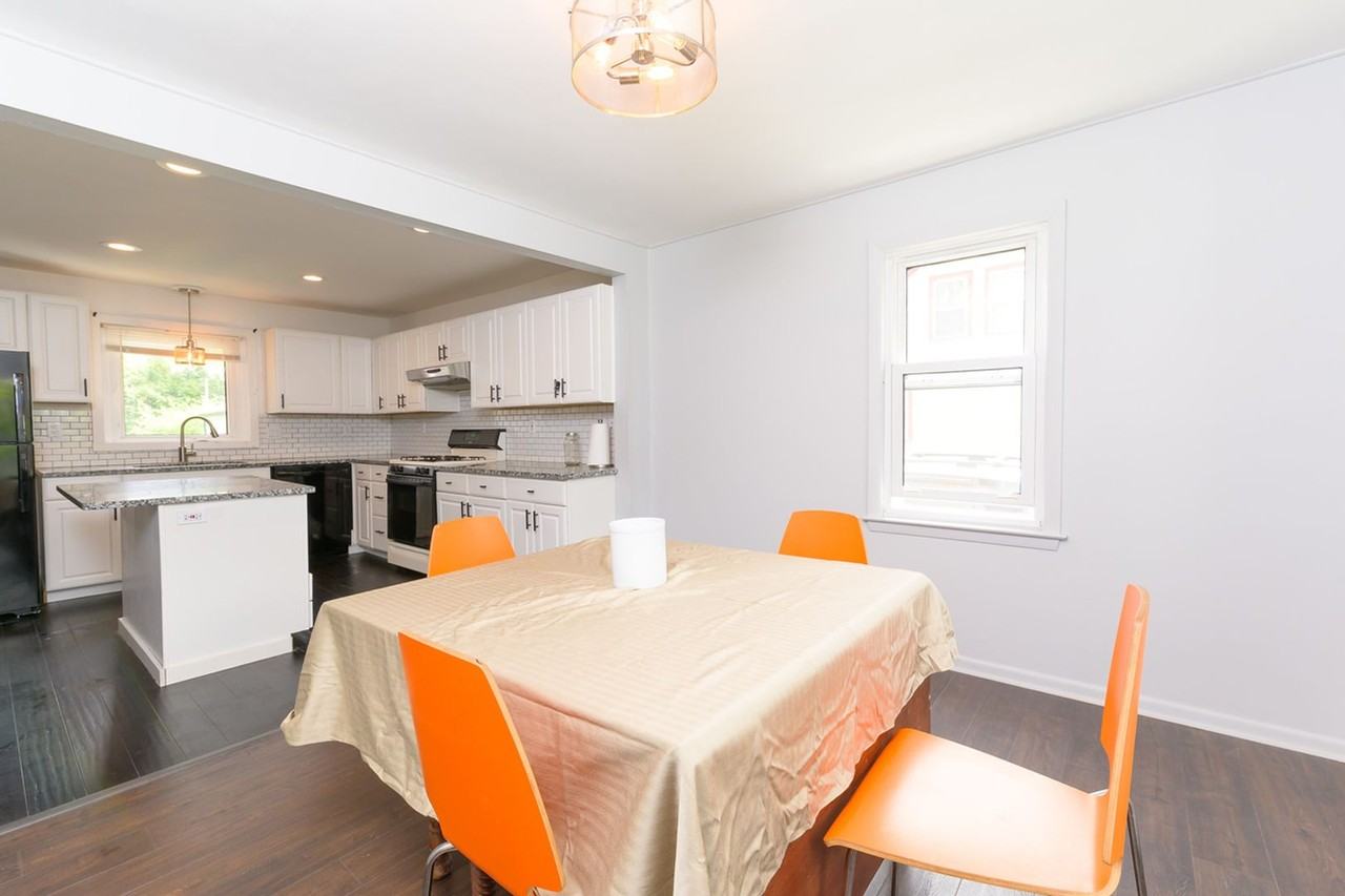 800 Simonds Rd - Photo 5 of 24