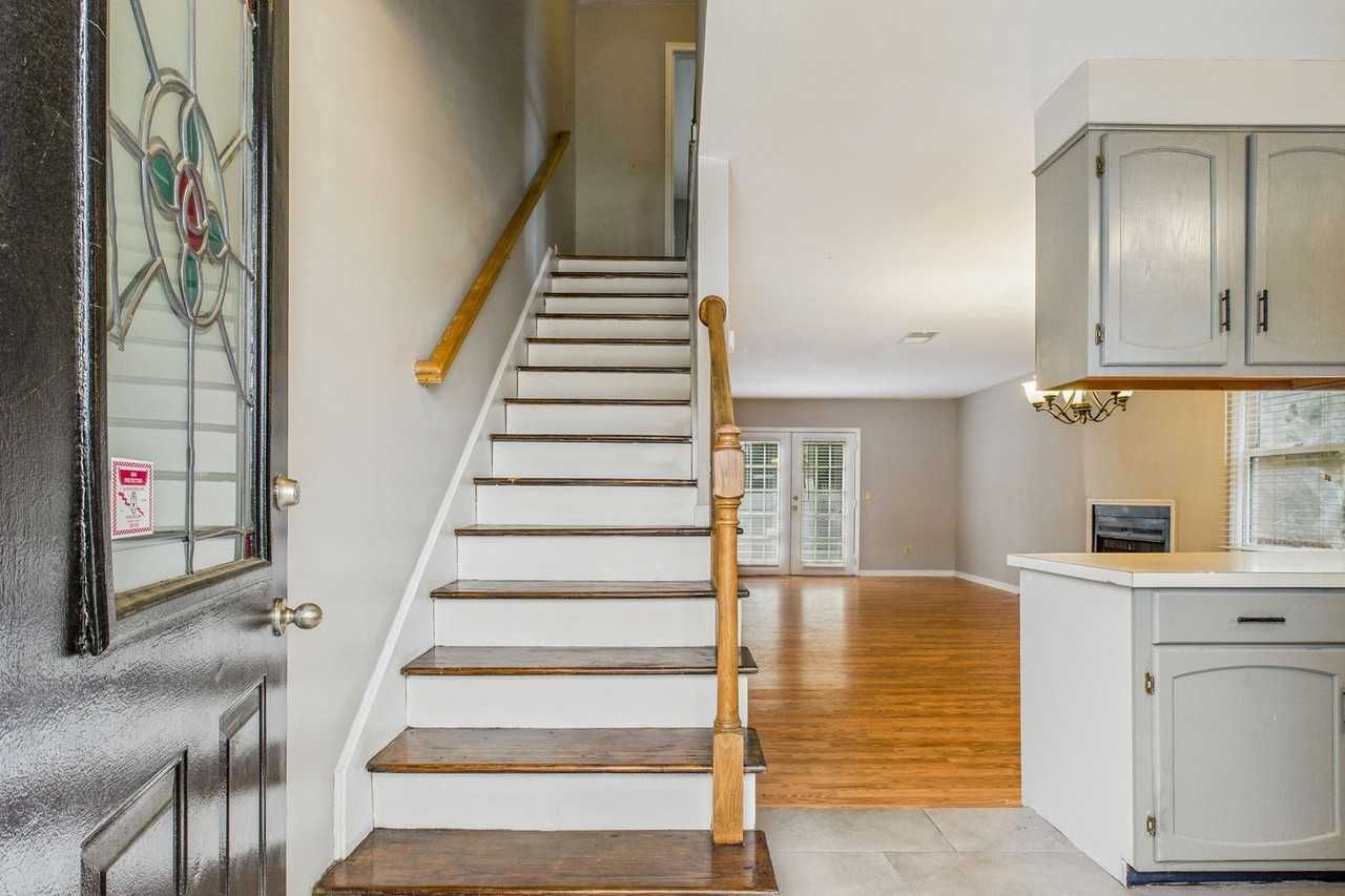 521 Tate St #C - Photo 2 of 39