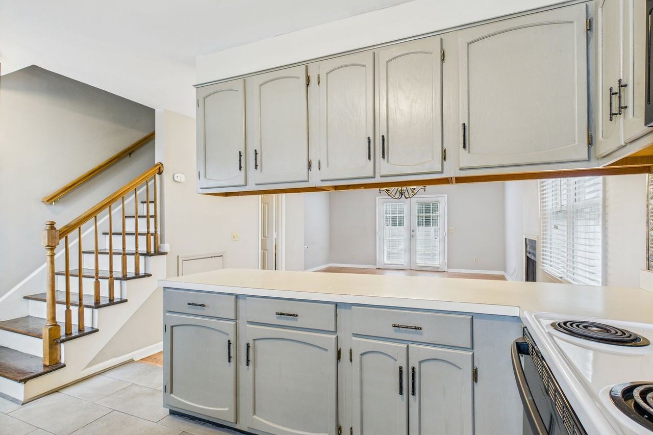 521 Tate St #C - Photo 7 of 39