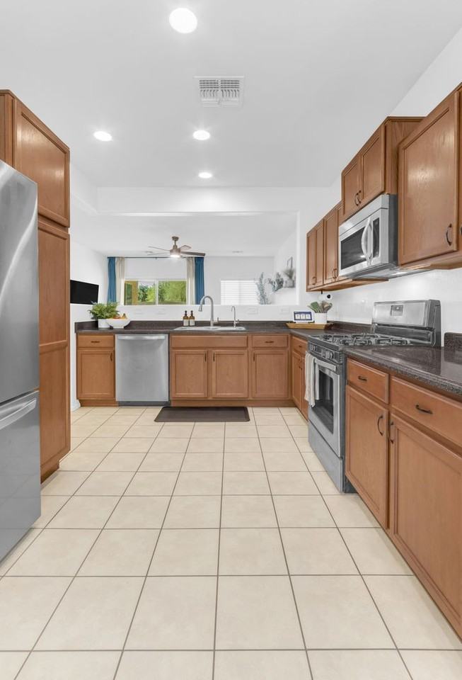 7566 W Congressional Way - Photo 6 of 48