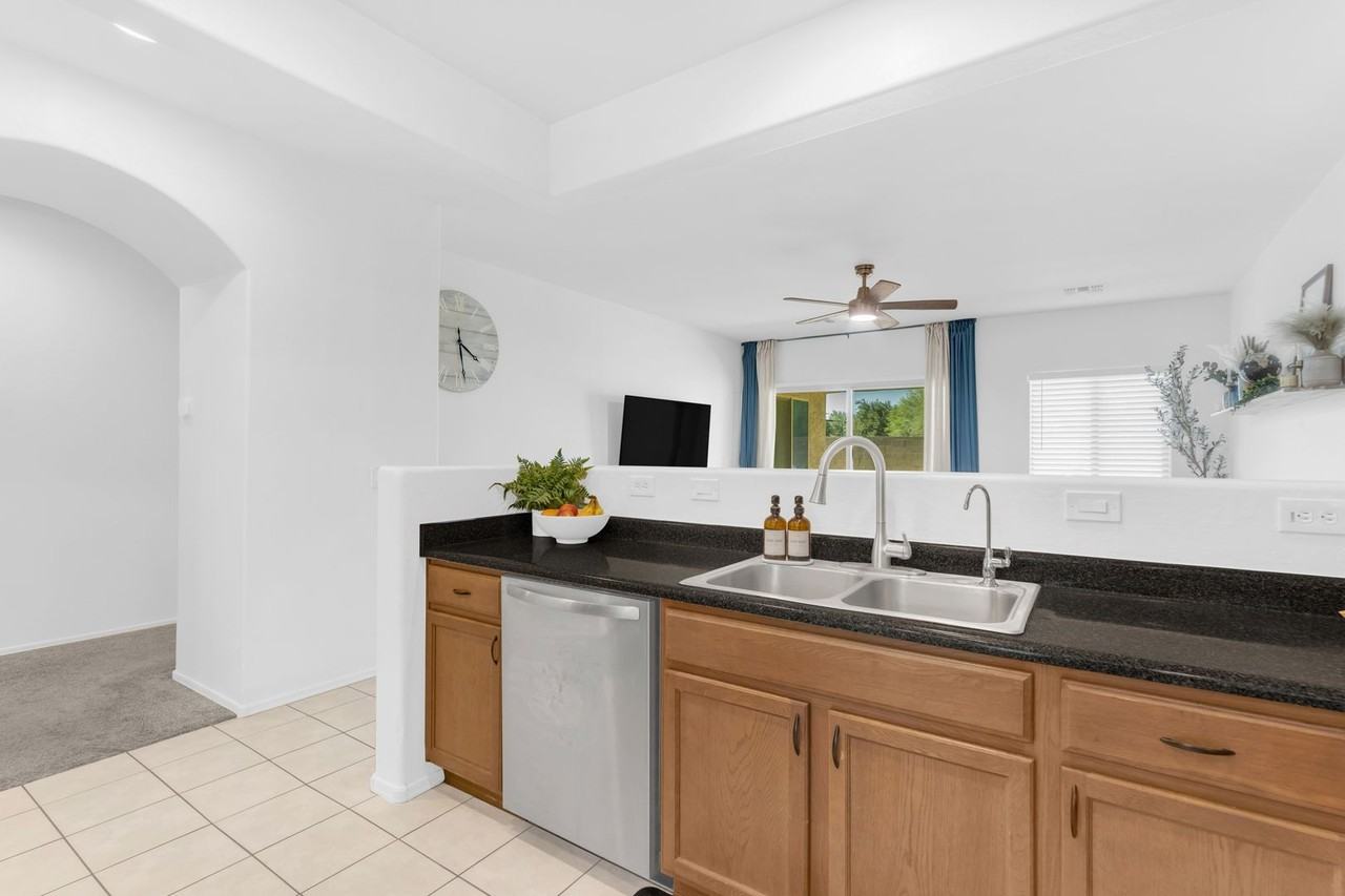 7566 W Congressional Way - Photo 7 of 48