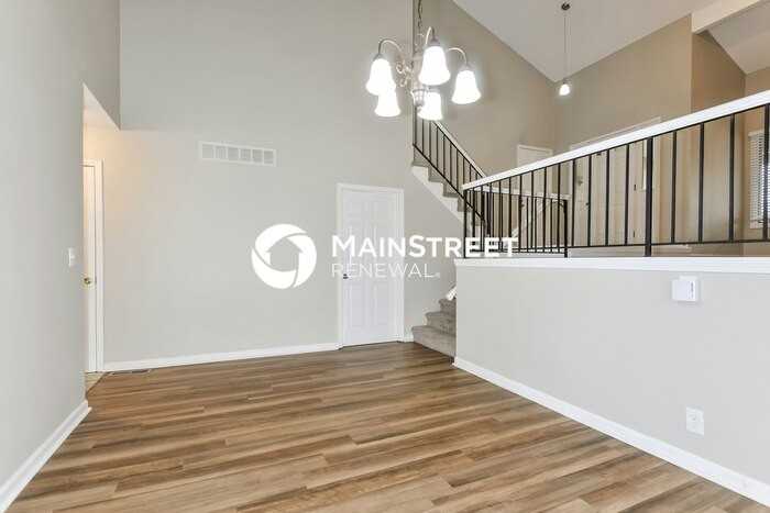 1655 Woodman Dr - Photo 3 of 18