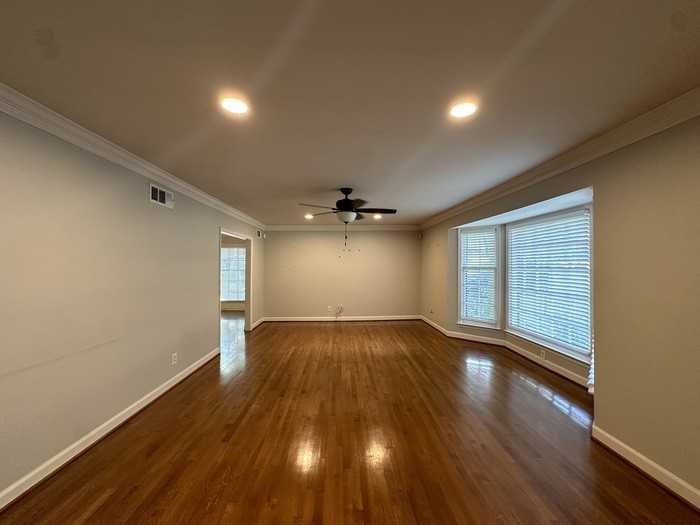 5901 Brierdale Ave - Photo 3 of 46