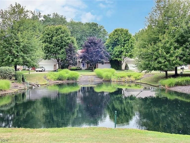 10 Wenden Ct #NA - Photo 2 of 18